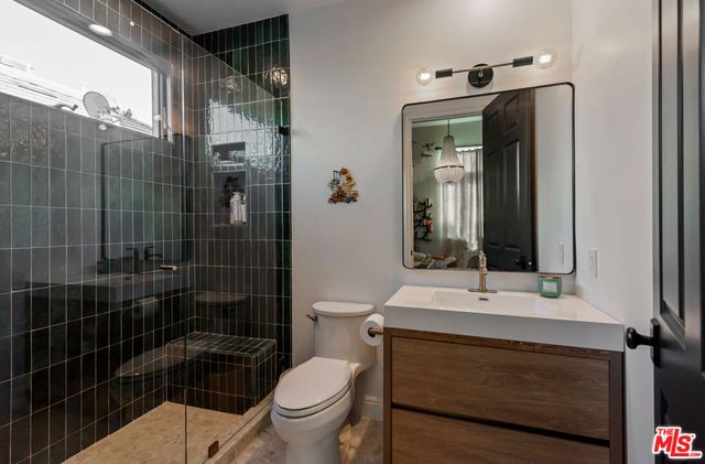 123 Channel Pointe Mall, Marina Del Rey, CA 90292