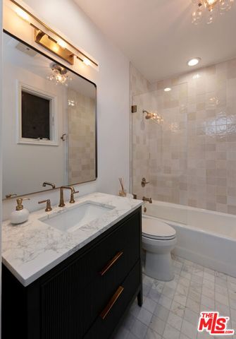 123 Channel Pointe Mall, Marina Del Rey, CA 90292