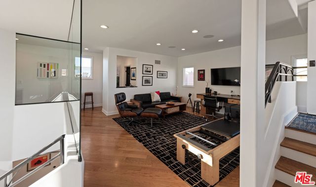 123 Channel Pointe Mall, Marina Del Rey, CA 90292