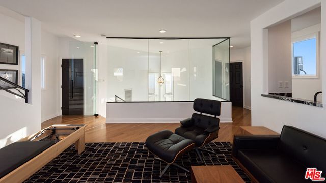 123 Channel Pointe Mall, Marina Del Rey, CA 90292