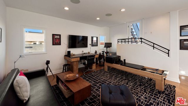 123 Channel Pointe Mall, Marina Del Rey, CA 90292