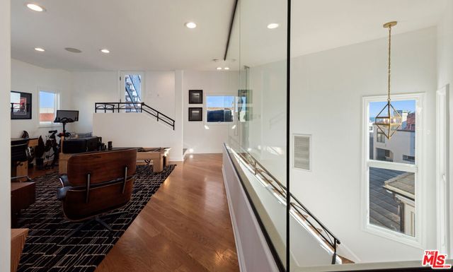 123 Channel Pointe Mall, Marina Del Rey, CA 90292