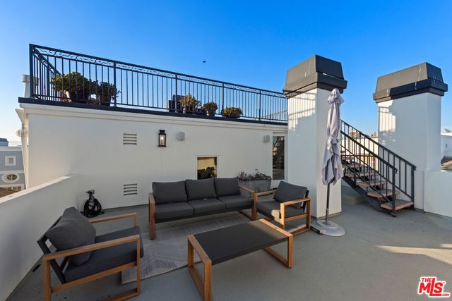 123 Channel Pointe Mall, Marina Del Rey, CA 90292