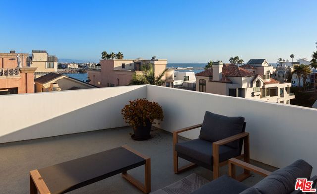 123 Channel Pointe Mall, Marina Del Rey, CA 90292