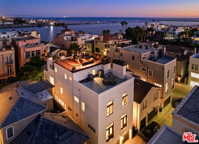 123 Channel Pointe Mall, Marina Del Rey, CA 90292