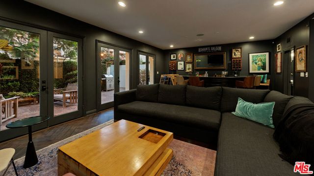 123 Channel Pointe Mall, Marina Del Rey, CA 90292