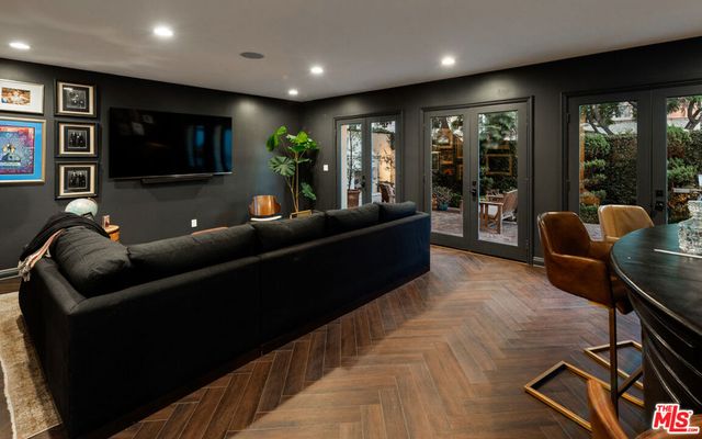 123 Channel Pointe Mall, Marina Del Rey, CA 90292