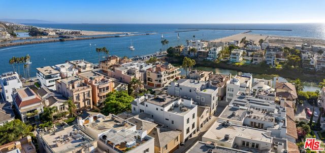 123 Channel Pointe Mall, Marina Del Rey, CA 90292