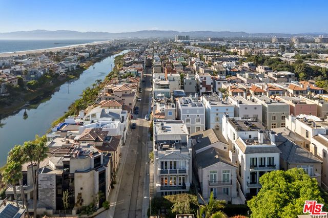 123 Channel Pointe Mall, Marina Del Rey, CA 90292