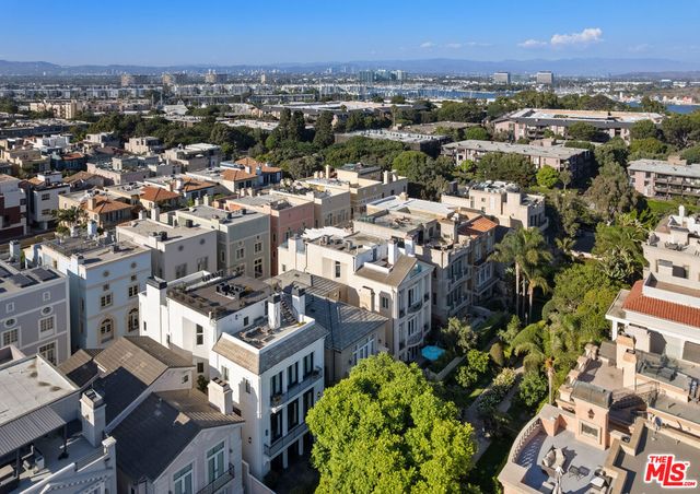 123 Channel Pointe Mall, Marina Del Rey, CA 90292