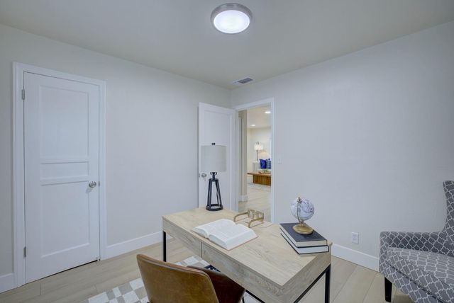 130 J St, Lincoln, CA 95648