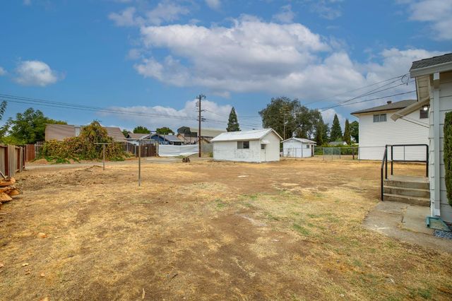 130 J St, Lincoln, CA 95648