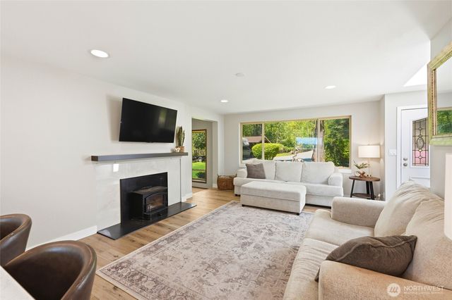 21437 SE 232nd Street, Maple Valley, WA 98038