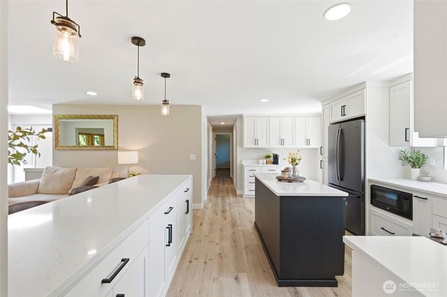 21437 SE 232nd Street, Maple Valley, WA 98038
