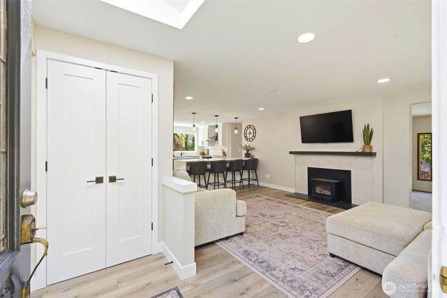 21437 SE 232nd Street, Maple Valley, WA 98038