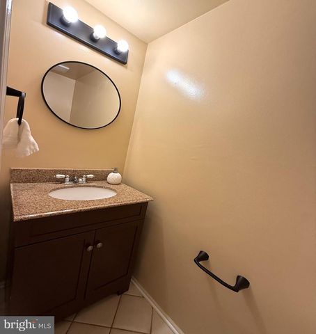 5278 LONSDALE DR, Springfield, VA 22151