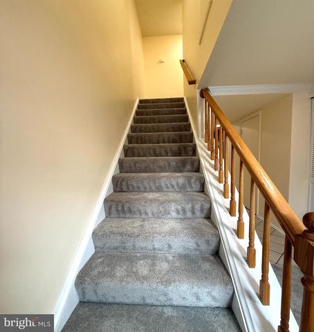 5278 LONSDALE DR, Springfield, VA 22151