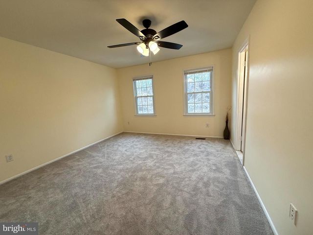 5278 LONSDALE DR, Springfield, VA 22151