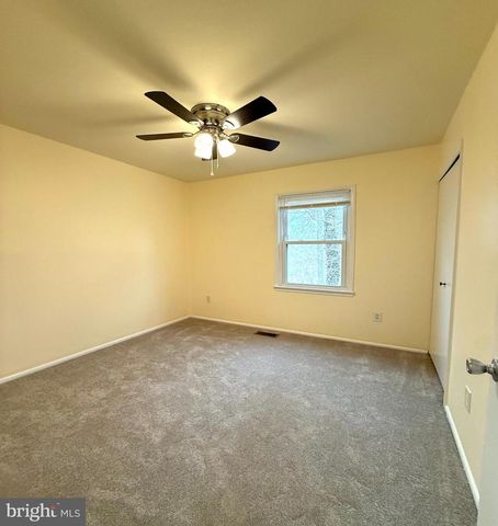 5278 LONSDALE DR, Springfield, VA 22151