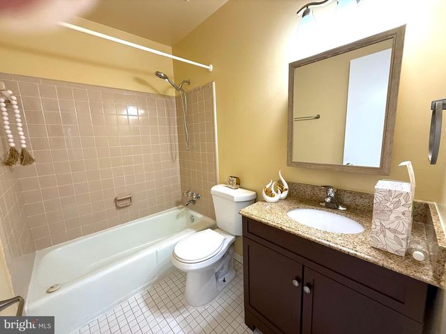 5278 LONSDALE DR, Springfield, VA 22151