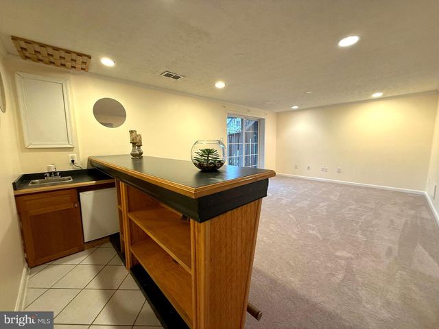 5278 LONSDALE DR, Springfield, VA 22151