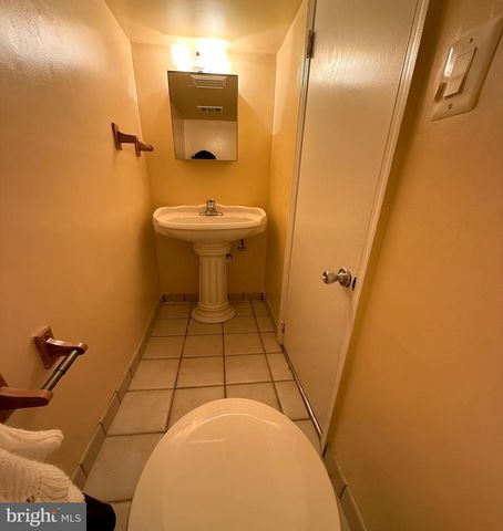 5278 LONSDALE DR, Springfield, VA 22151