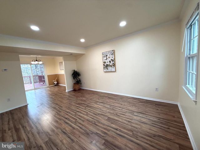 5278 LONSDALE DR, Springfield, VA 22151