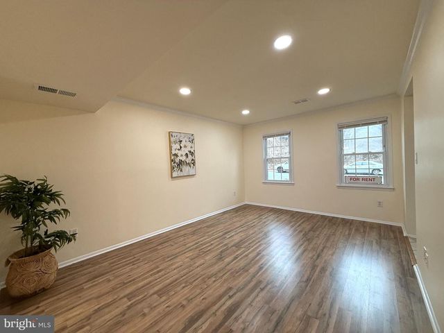 5278 LONSDALE DR, Springfield, VA 22151