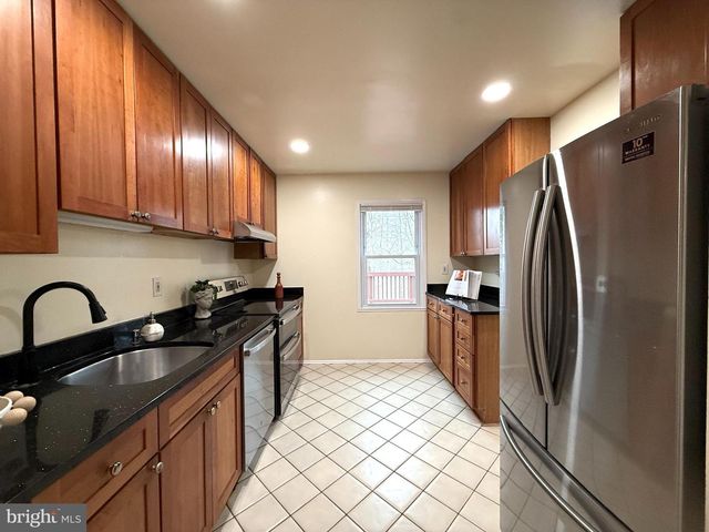 5278 LONSDALE DR, Springfield, VA 22151