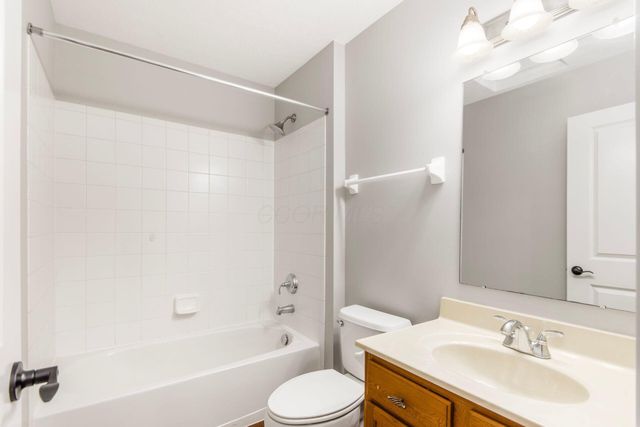 4481 Glenwood Spring Court, Columbus, OH 43228