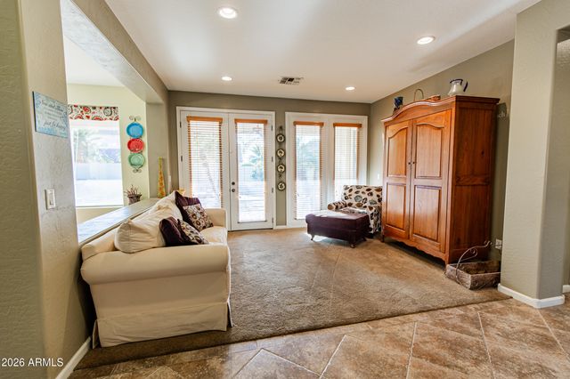 6948 S ST RUBEN Avenue, Gilbert, AZ 85298