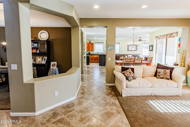 6948 S ST RUBEN Avenue, Gilbert, AZ 85298