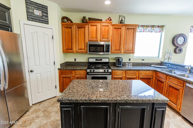 6948 S ST RUBEN Avenue, Gilbert, AZ 85298