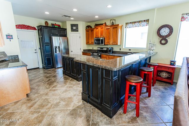 6948 S ST RUBEN Avenue, Gilbert, AZ 85298