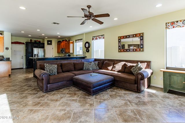 6948 S ST RUBEN Avenue, Gilbert, AZ 85298