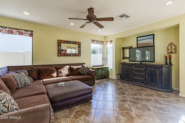 6948 S ST RUBEN Avenue, Gilbert, AZ 85298