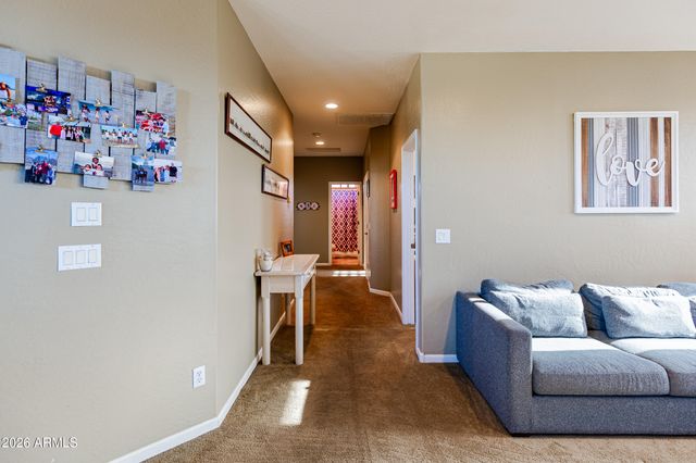 6948 S ST RUBEN Avenue, Gilbert, AZ 85298