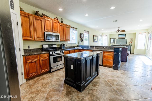 6948 S ST RUBEN Avenue, Gilbert, AZ 85298