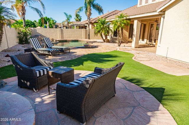 6948 S ST RUBEN Avenue, Gilbert, AZ 85298