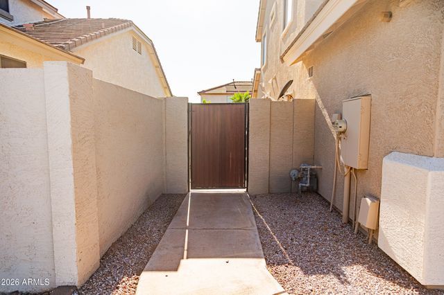 6948 S ST RUBEN Avenue, Gilbert, AZ 85298