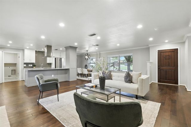 6813 Valhalla Road, Fort Worth, TX 76116