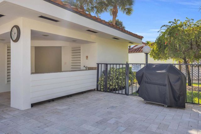 200 Waterway Road 307, Tequesta, FL 33469
