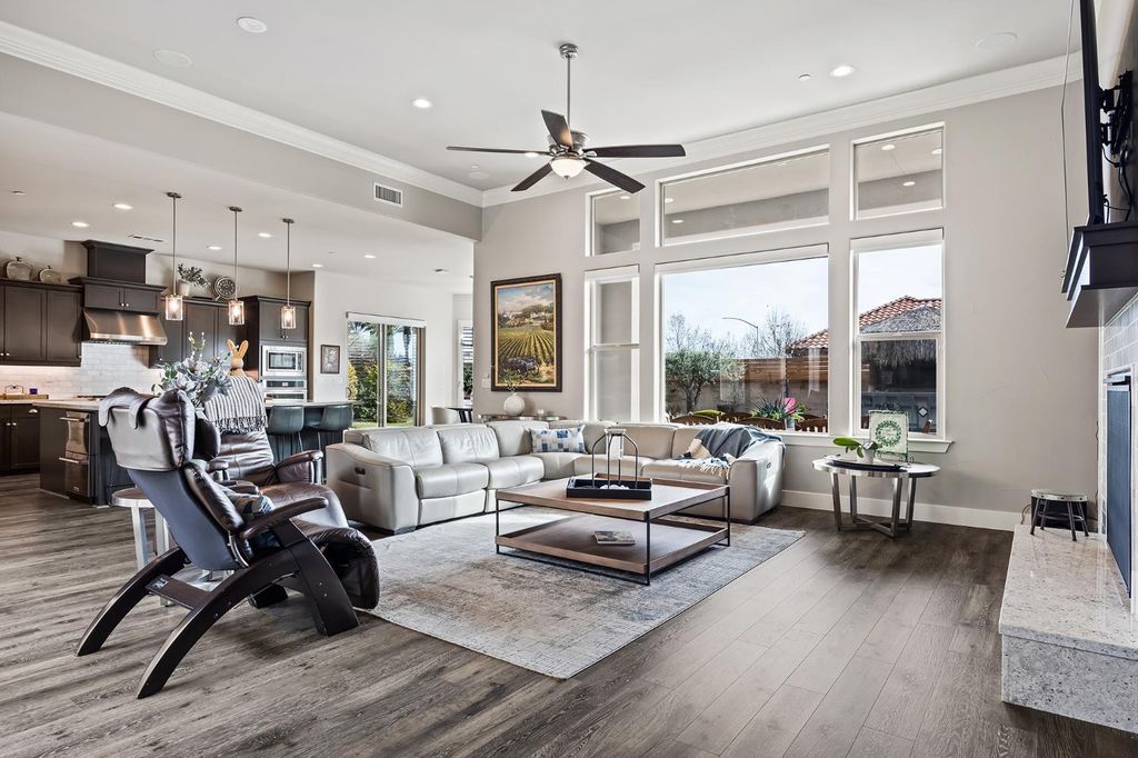 Image 4 of property listing at 3396 Trenton Avenue, Clovis, CA 93619