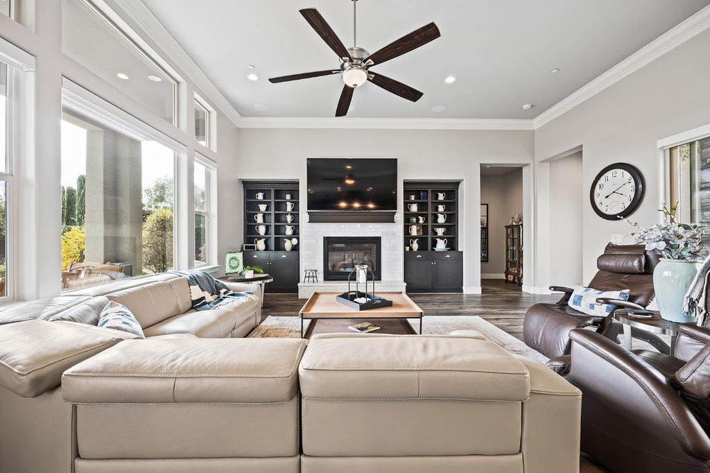 Image 5 of property listing at 3396 Trenton Avenue, Clovis, CA 93619