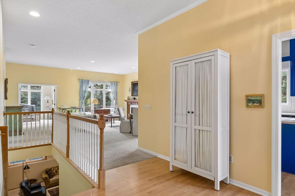 10381 Lancaster Cove, Woodbury, MN 55129 — photo 2