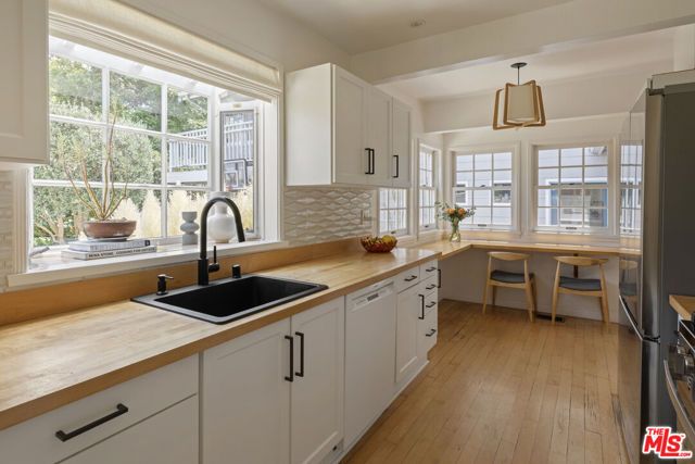 8534 Walnut Drive, Los Angeles, CA 90046