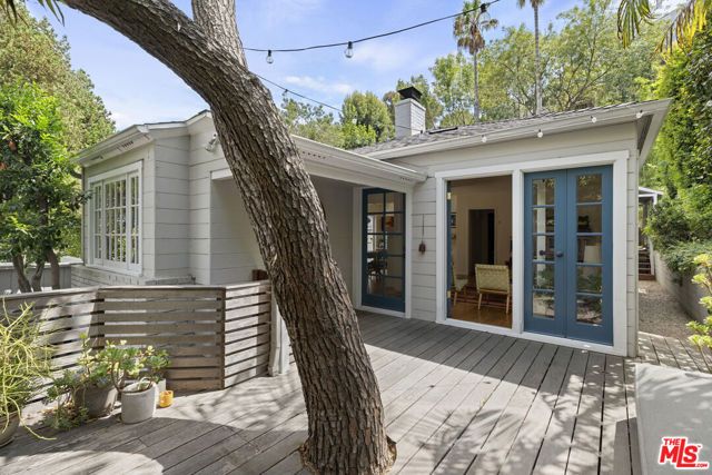 8534 Walnut Drive, Los Angeles, CA 90046