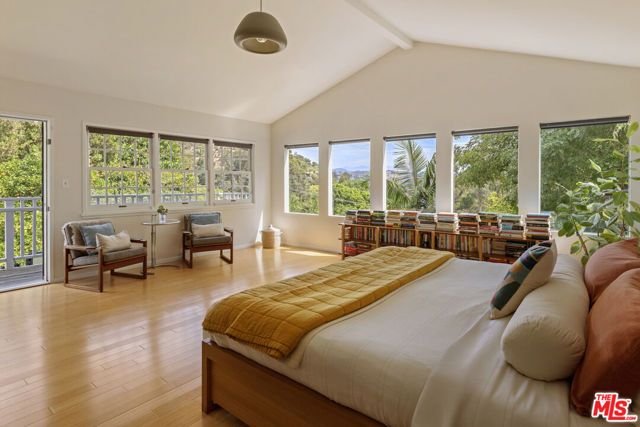 8534 Walnut Drive, Los Angeles, CA 90046