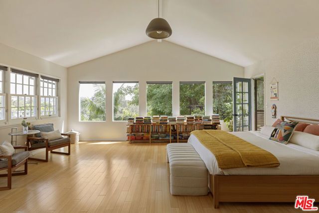 8534 Walnut Drive, Los Angeles, CA 90046