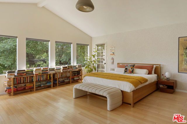 8534 Walnut Drive, Los Angeles, CA 90046